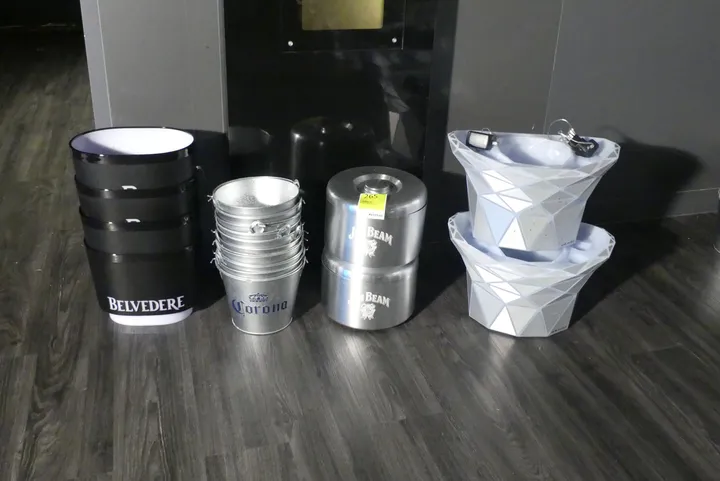 Konvolut Eiskübel, diverse